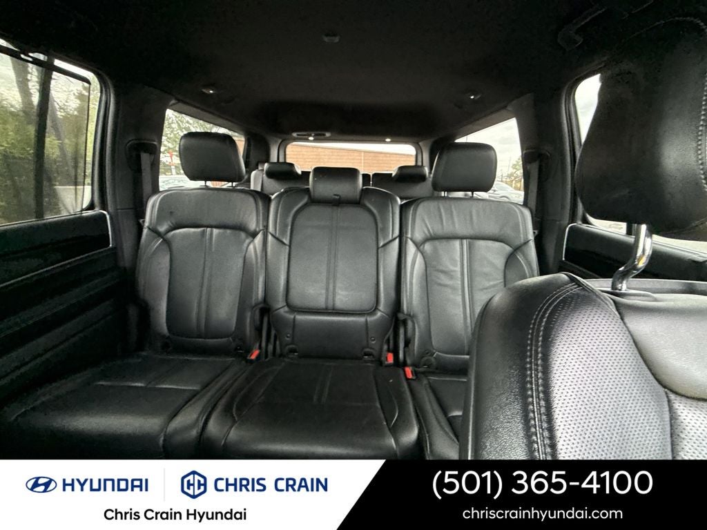 2023 Jeep Wagoneer Base