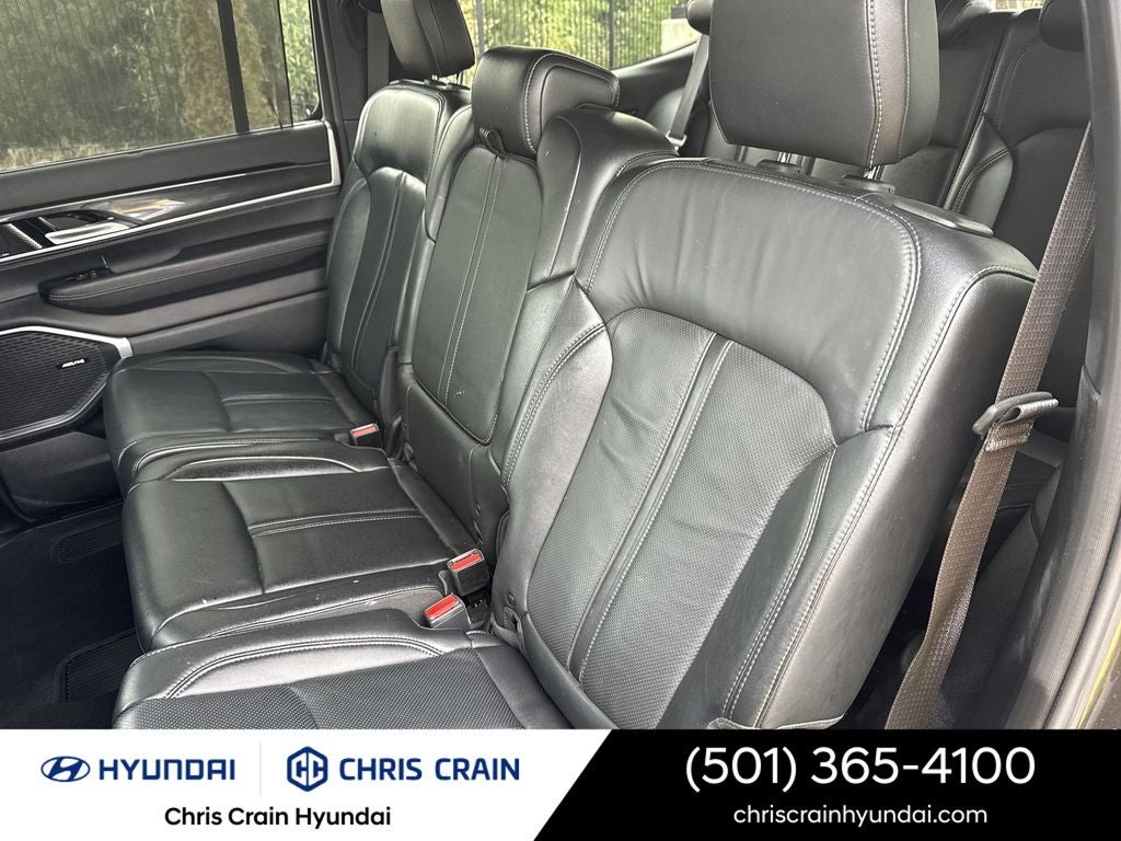 2023 Jeep Wagoneer Base