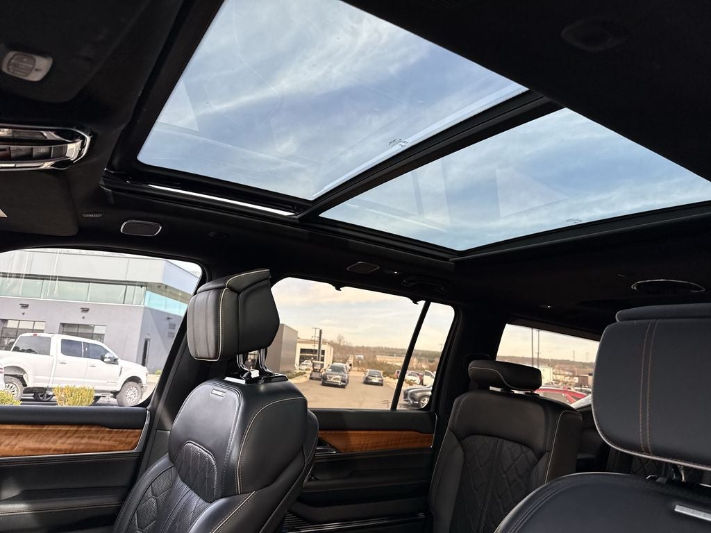 2022 Jeep Grand Wagoneer Series III