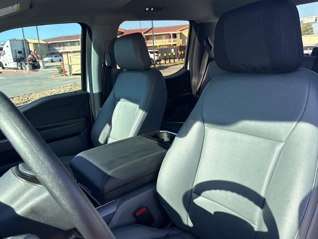 2025 Ford F-150 Lightning Pro