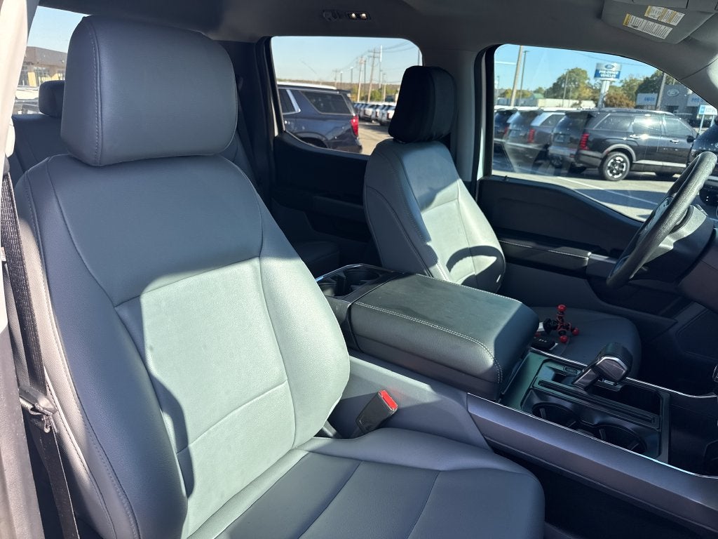 2025 Ford F-150 Lightning Pro