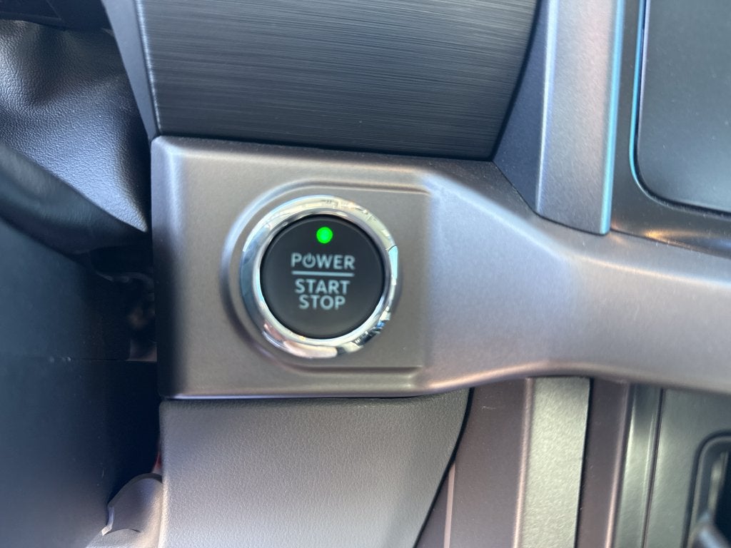 2025 Ford F-150 Lightning Pro