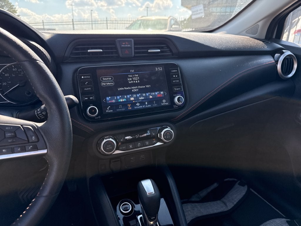 2023 Nissan Versa 1.6 SR