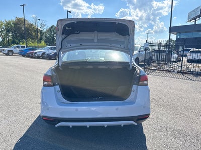 2023 Nissan Versa 1.6 SR