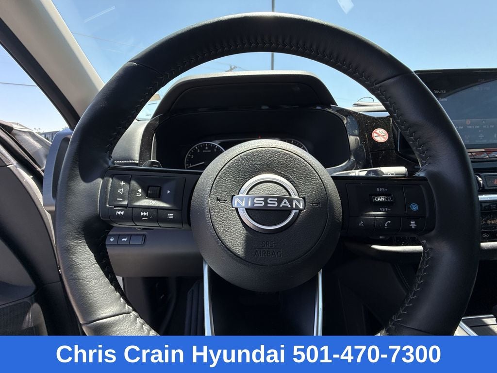 2025 Nissan Pathfinder SL
