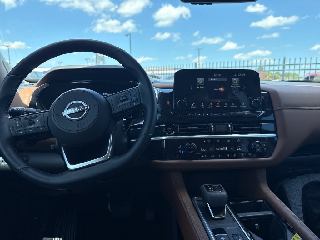 2025 Nissan Pathfinder Platinum