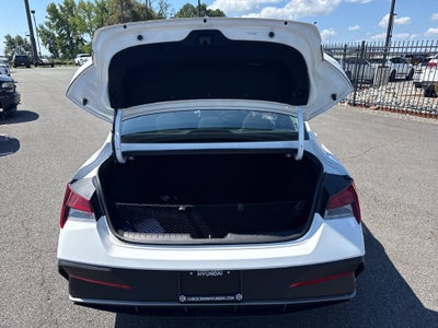 2025 Hyundai Elantra SE