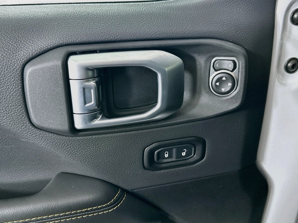 2027 Jeep Wrangler WRANGLER 4-DOOR SAHARA