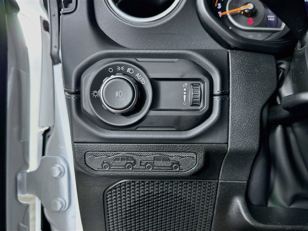 2027 Jeep Wrangler WRANGLER 4-DOOR SAHARA
