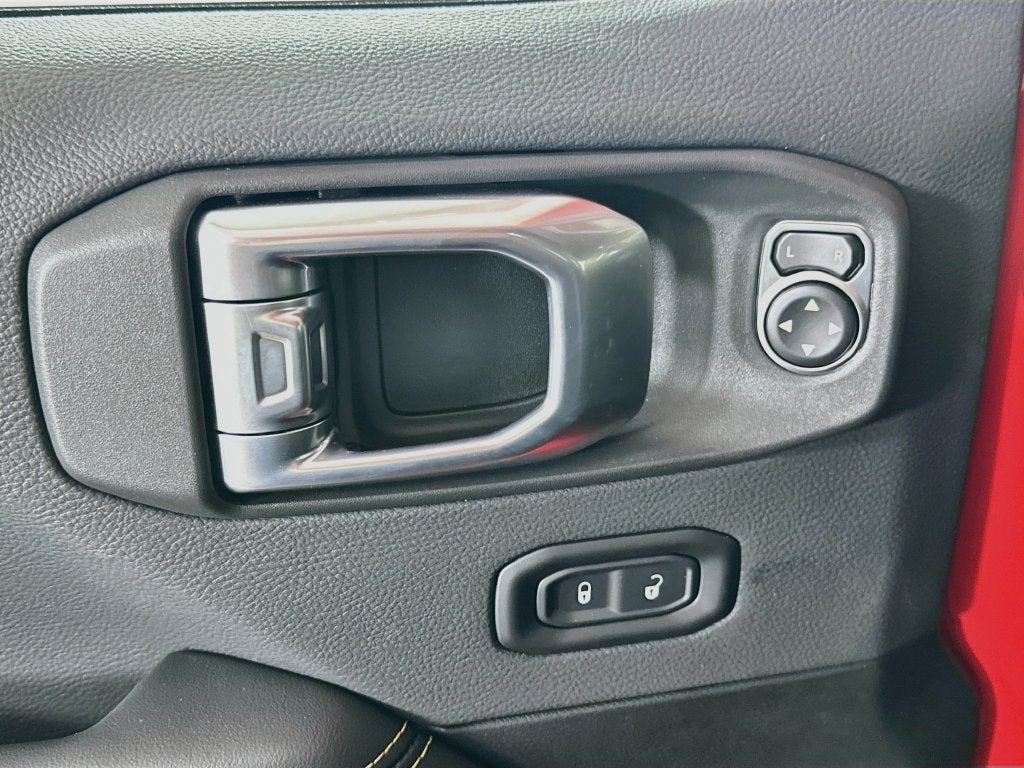 2027 Jeep Wrangler WRANGLER 4-DOOR SAHARA
