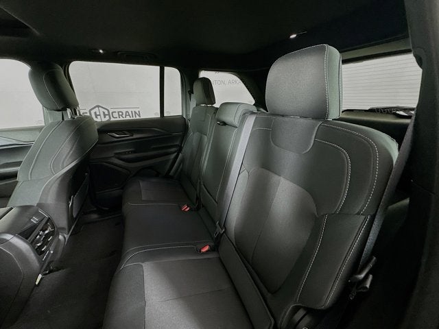 2025 Jeep Grand Cherokee GRAND CHEROKEE LAREDO X 4X2