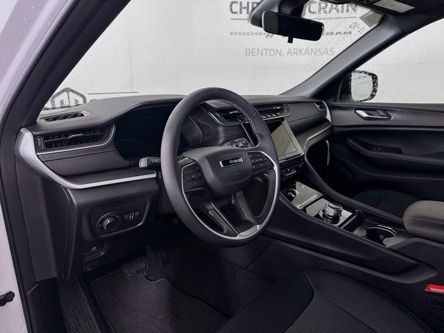 2025 Jeep Grand Cherokee GRAND CHEROKEE LAREDO 4X2