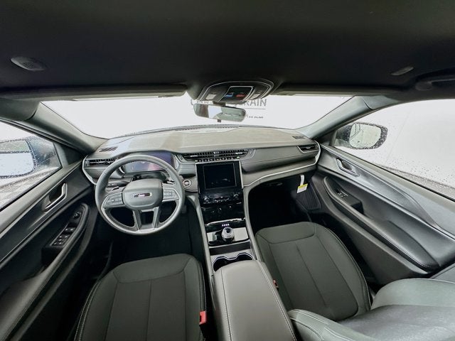 2025 Jeep Grand Cherokee GRAND CHEROKEE LAREDO 4X2