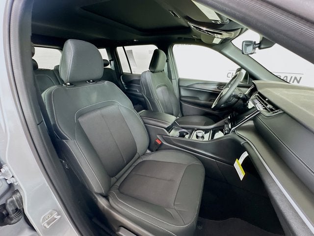 2025 Jeep Grand Cherokee GRAND CHEROKEE LAREDO X 4X2