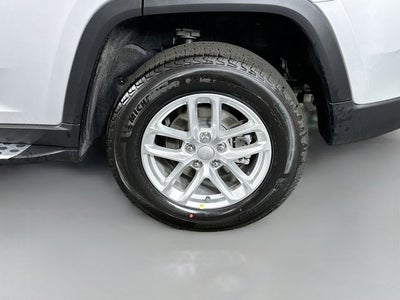 2025 Jeep Grand Cherokee GRAND CHEROKEE LAREDO X 4X2