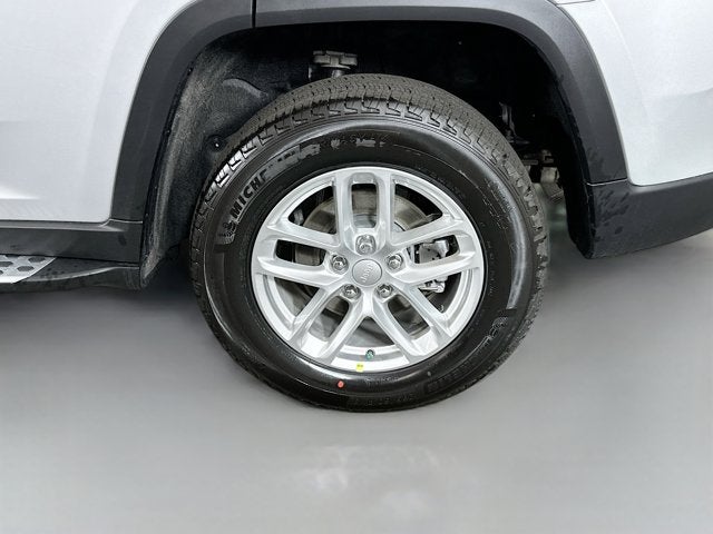 2025 Jeep Grand Cherokee GRAND CHEROKEE LAREDO X 4X2