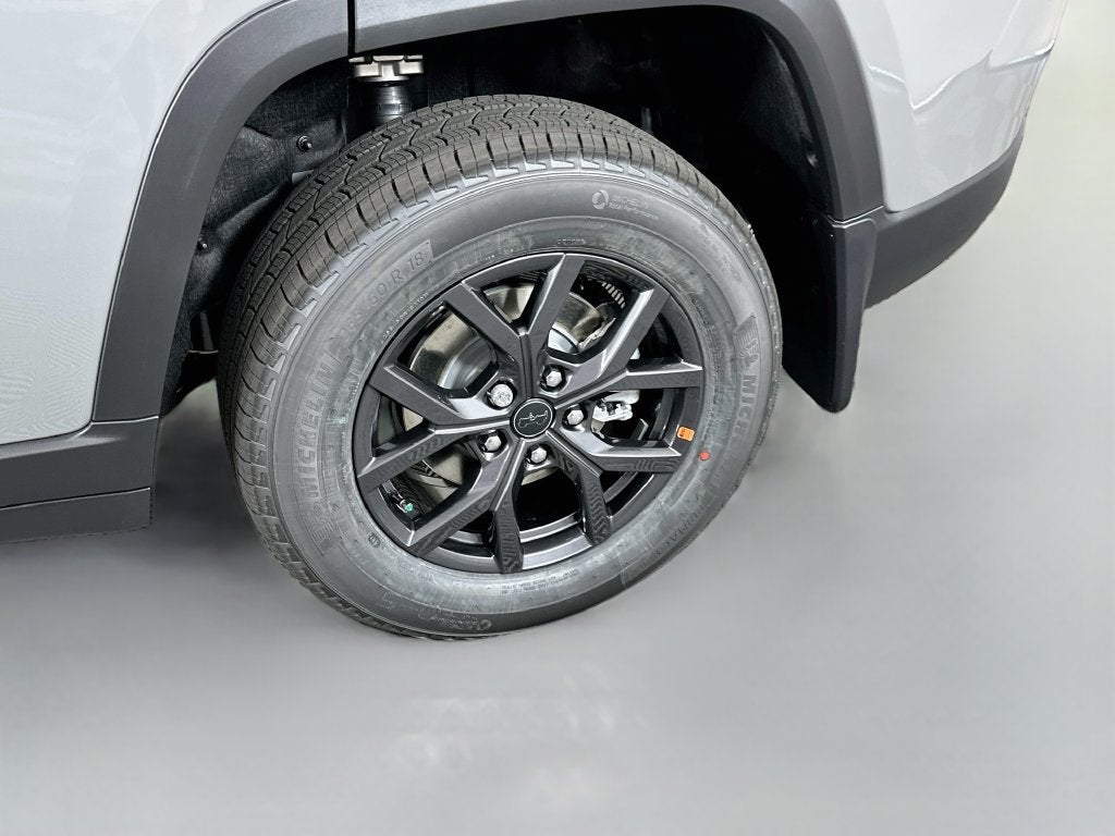2027 Jeep Grand Cherokee GRAND CHEROKEE LAREDO ALTITUDE 4X2