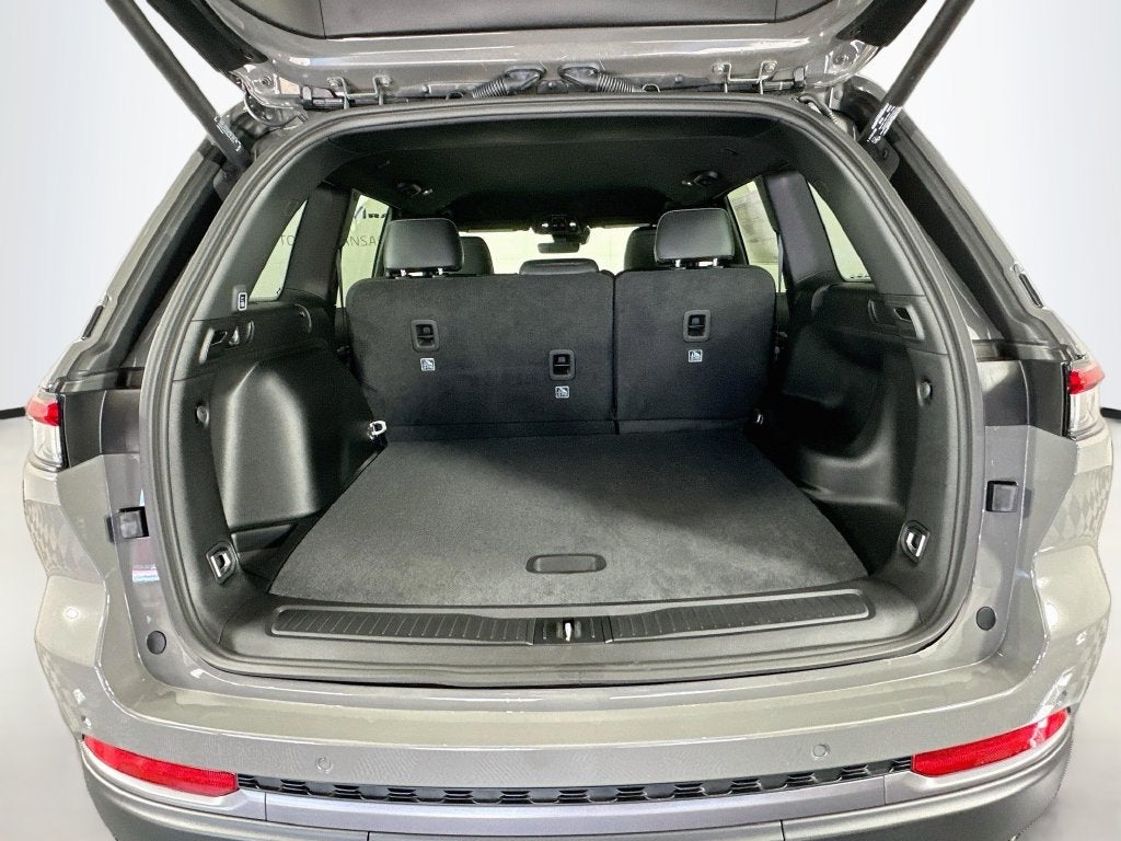 2027 Jeep Grand Cherokee GRAND CHEROKEE LAREDO ALTITUDE 4X2