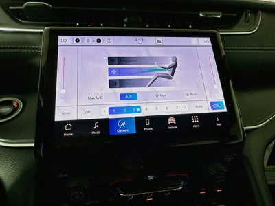 2027 Jeep Grand Cherokee GRAND CHEROKEE LAREDO 4X4
