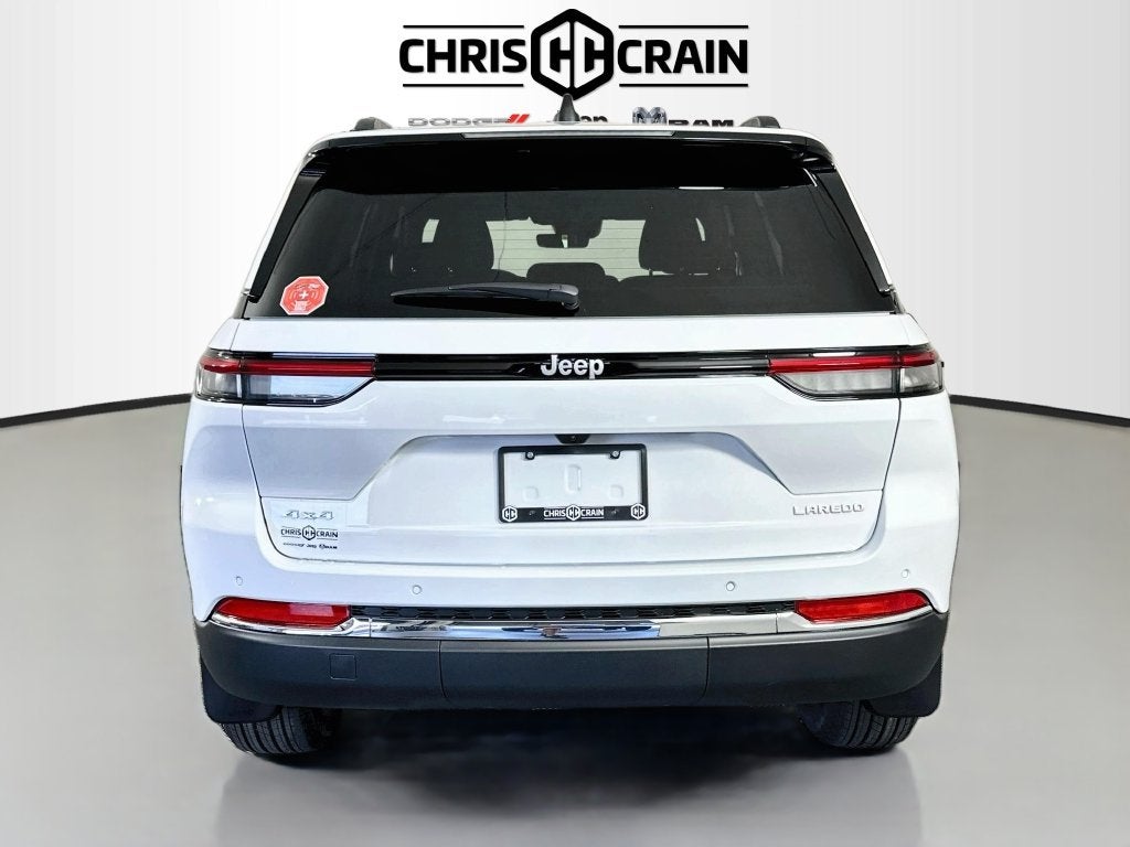 2027 Jeep Grand Cherokee GRAND CHEROKEE LAREDO 4X4