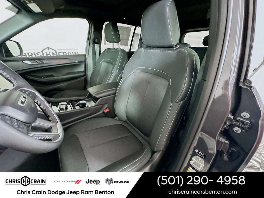 2026 Jeep Grand Cherokee GRAND CHEROKEE LAREDO X 4X4