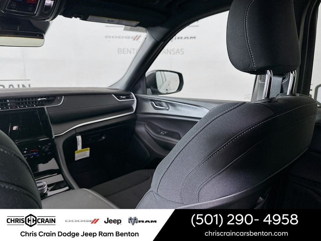 2026 Jeep Grand Cherokee GRAND CHEROKEE LAREDO X 4X4
