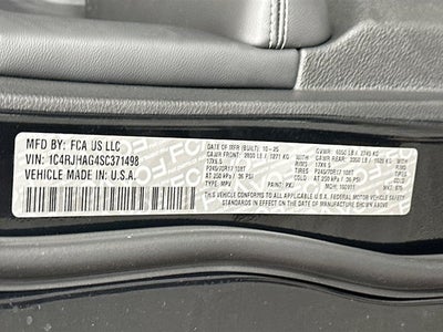 2025 Jeep Grand Cherokee GRAND CHEROKEE LAREDO 4X4