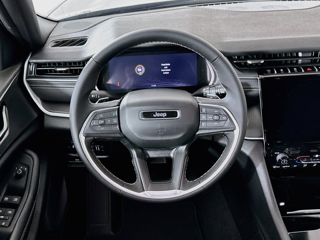 2027 Jeep Grand Cherokee GRAND CHEROKEE LAREDO 4X4