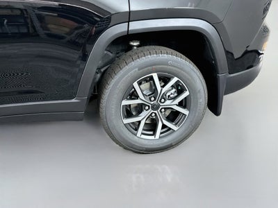 2027 Jeep Grand Cherokee GRAND CHEROKEE LAREDO 4X4