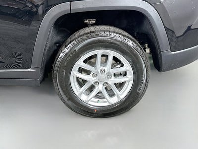 2025 Jeep Grand Cherokee GRAND CHEROKEE LAREDO X 4X4