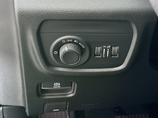 2025 Jeep Grand Cherokee GRAND CHEROKEE LAREDO 4X4