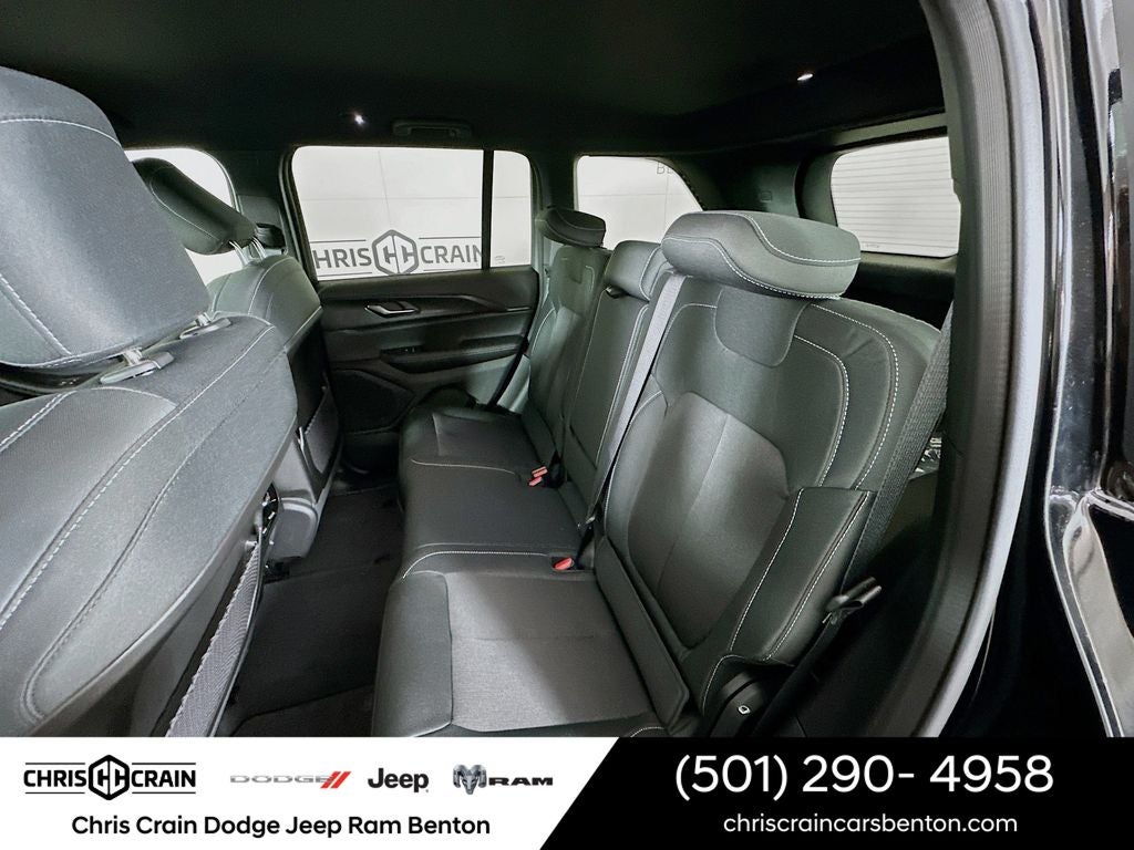 2025 Jeep Grand Cherokee GRAND CHEROKEE LAREDO 4X4