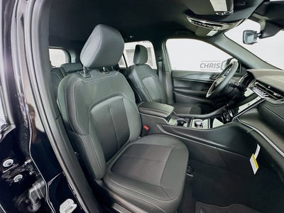 2025 Jeep Grand Cherokee GRAND CHEROKEE LAREDO 4X4