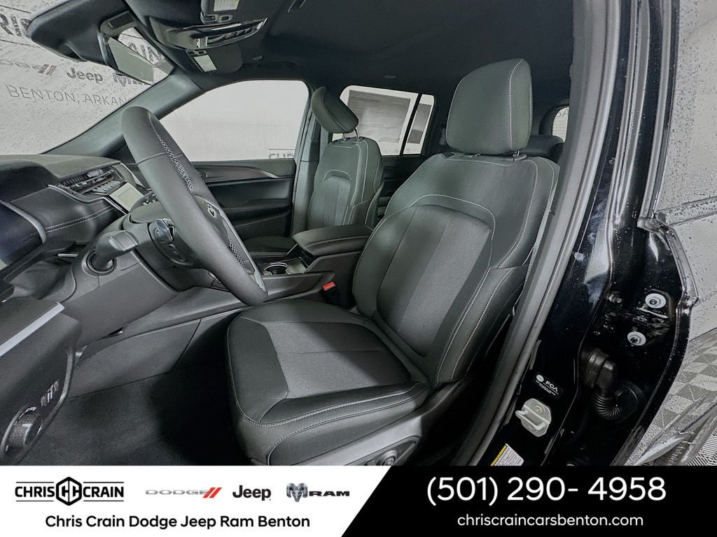 2026 Jeep Grand Cherokee GRAND CHEROKEE LAREDO X 4X4