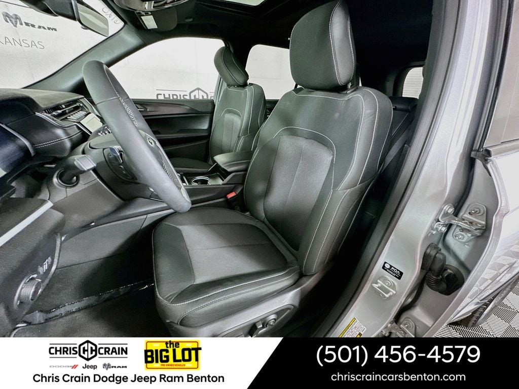2025 Jeep Grand Cherokee Laredo X 4x4