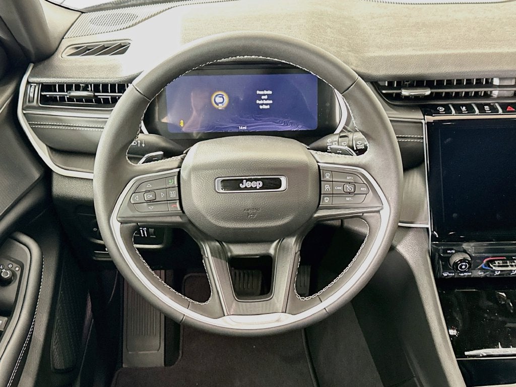 2027 Jeep Grand Cherokee GRAND CHEROKEE LAREDO 4X4