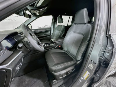 2027 Jeep Grand Cherokee GRAND CHEROKEE LAREDO 4X4