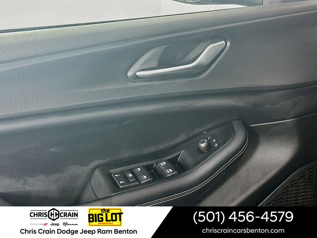 2023 Jeep Grand Cherokee Laredo 4x4