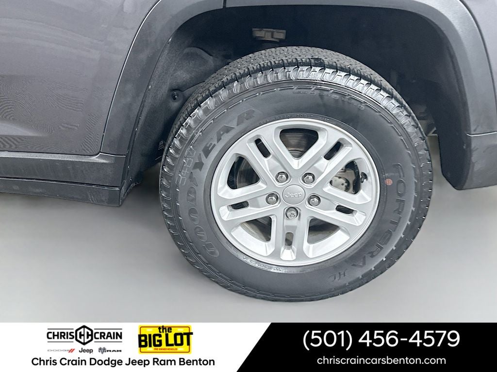 2023 Jeep Grand Cherokee Laredo 4x4