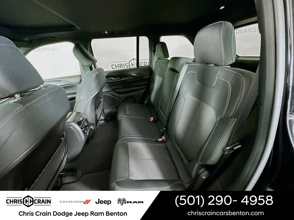 2025 Jeep Grand Cherokee GRAND CHEROKEE LAREDO X 4X4