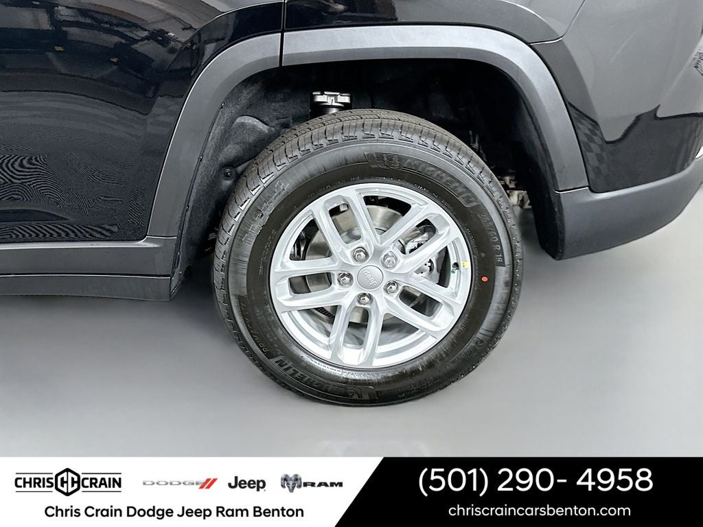 2025 Jeep Grand Cherokee GRAND CHEROKEE LAREDO X 4X4