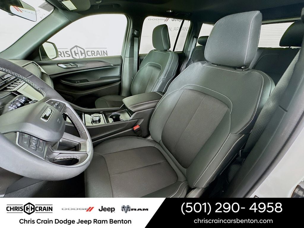 2026 Jeep Grand Cherokee GRAND CHEROKEE LAREDO X 4X4