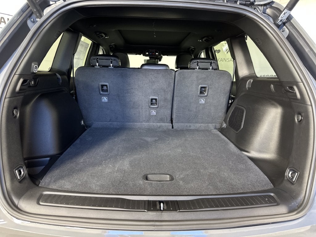 2027 Jeep Grand Cherokee GRAND CHEROKEE LIMITED RESERVE 4X4