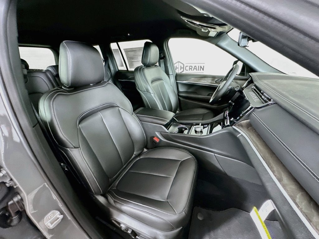 2027 Jeep Grand Cherokee GRAND CHEROKEE LIMITED 4X4