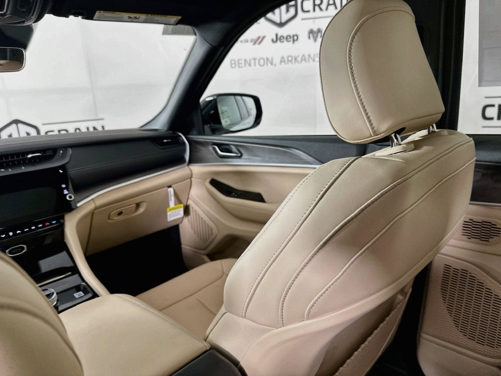 2027 Jeep Grand Cherokee GRAND CHEROKEE LIMITED 4X4