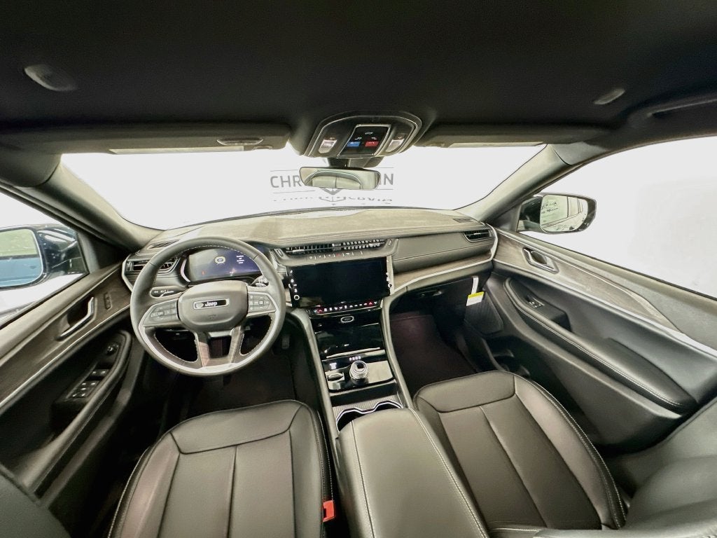 2027 Jeep Grand Cherokee GRAND CHEROKEE LIMITED 4X4
