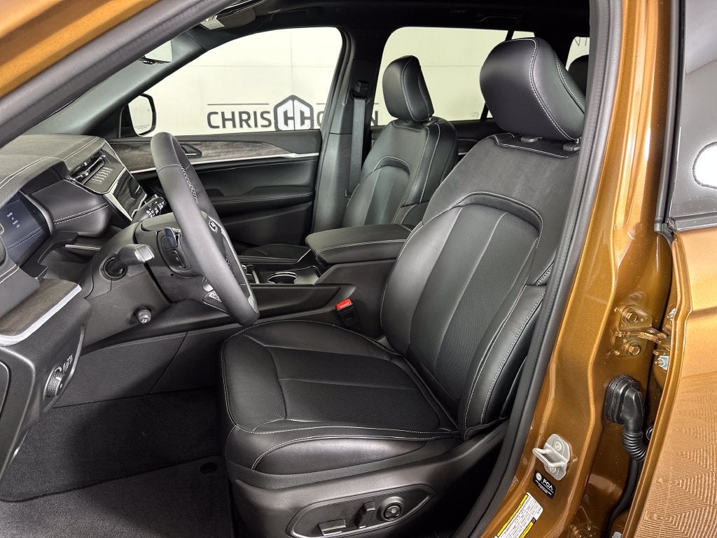 2027 Jeep Grand Cherokee GRAND CHEROKEE LIMITED RESERVE 4X4