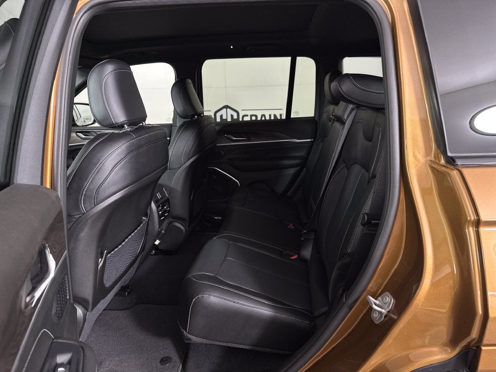 2027 Jeep Grand Cherokee GRAND CHEROKEE LIMITED RESERVE 4X4