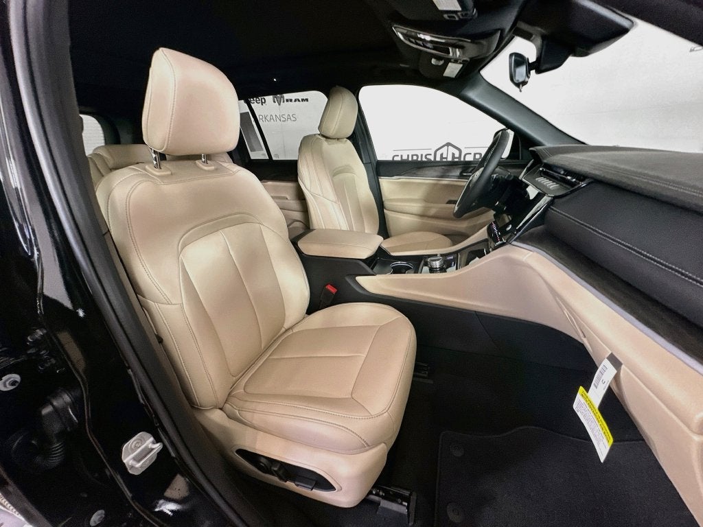 2027 Jeep Grand Cherokee GRAND CHEROKEE LIMITED 4X4