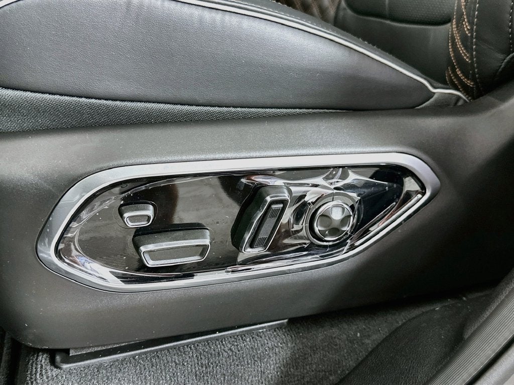 2027 Jeep Grand Cherokee GRAND CHEROKEE SUMMIT 4X4